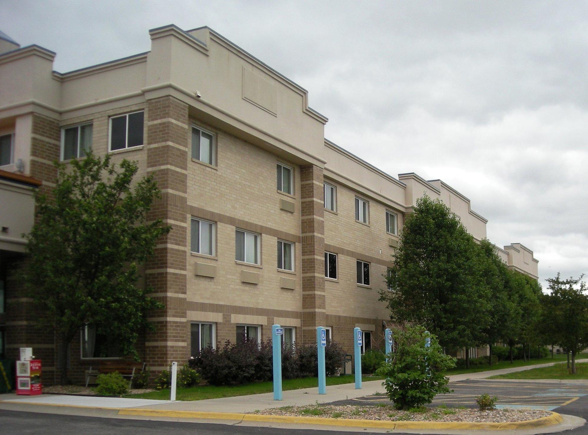 Baymont Inn & Suites By Wyndham Lincoln Ne Exterior photo